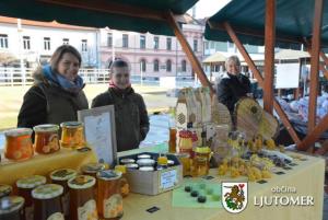 1. Božična tržnica na Glavnem trgu v Ljutomeru 6